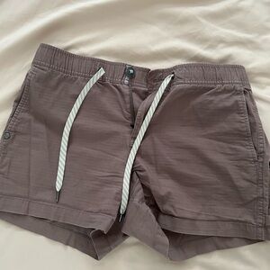 Vuori Shorts Small.